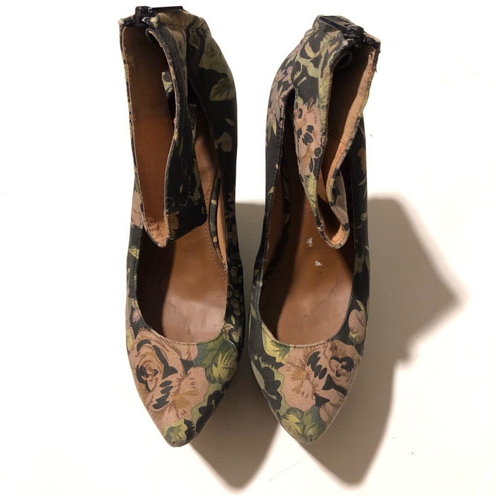 MATIKO BY ANTHROPOLOGIE “Camden” Floral Wedge